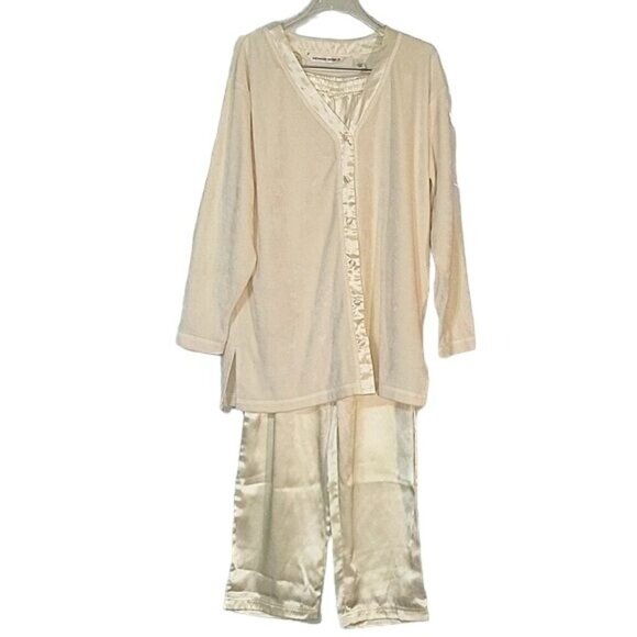 VICTORIA'S SECRET Plush Pajama Set Fleece Button Down Top Silky Pants Comfy‎ S - Picture 1 of 8